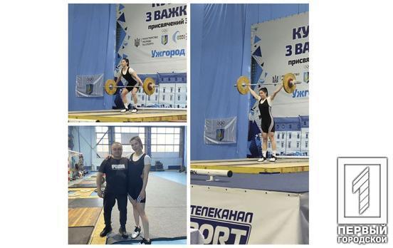 Спортсменка з Кривого Рогу виконала норматив майстра спорту України на змаганнях з важкої атлетики