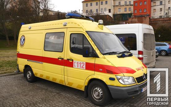 На потреби Кривого Рогу передали нову карету швидкої допомоги та різноманітне обладнання від міста-партнера Любліна