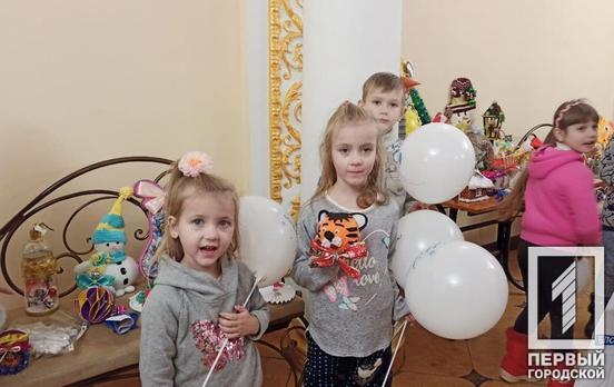 Дива трапляються: у Кривому Розі нагородили учасників конкурсу дитячої творчості «Найкраща новорічна іграшка-2022»