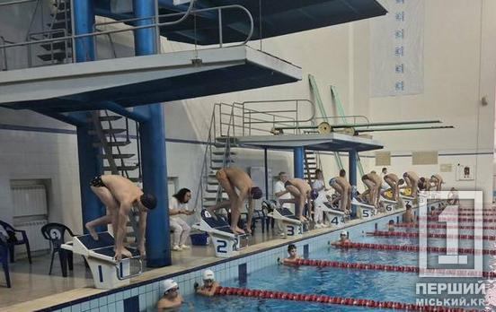 Отримав повний комплект нагород: Данило Сологуб з Кривого Рогу підкорив ЧО у Дніпрі з плавання