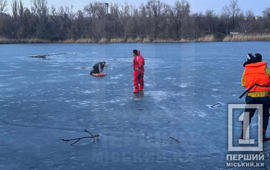 Крижана пастка посеред весни: на Захисників Азовсталі з води діставали двох чоловіків