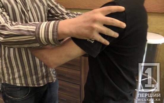 Два удари через ревнощі: у Кривому Розі суд покарав чоловіка за бійку біля супермаркету