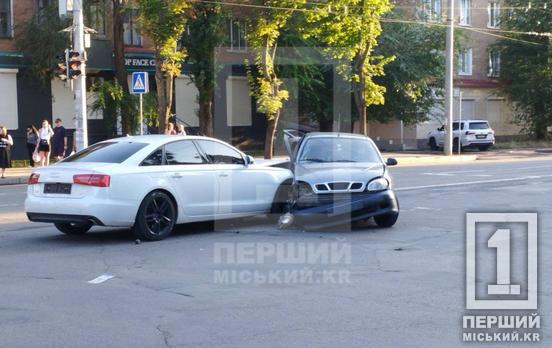 Не поділили перехрестя: на 98-му кварталі у Кривому Розі зіткнулися Audi та Lanos