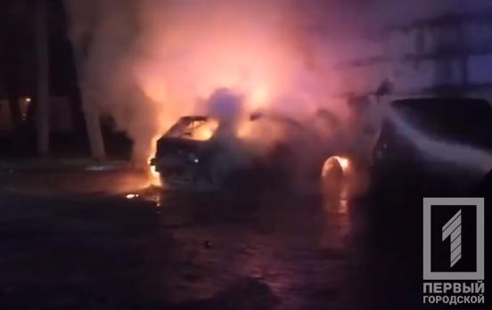 Ночью в Кривом Роге сгорело легковое авто