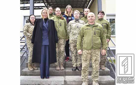 Криворожскую 17 танковую бригаду посетила делегация по гендерным вопросам