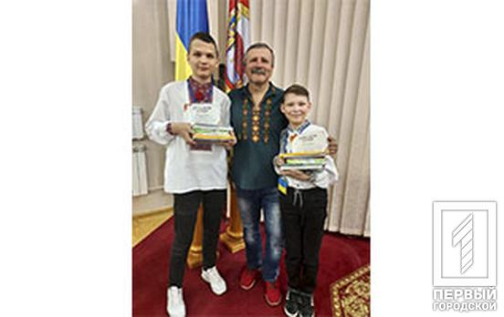 Трое юных математиков из Кривого Рога вывели формулу победы и получили награды на Всеукраинской олимпиаде в Киеве