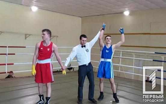 Иван Антоненко из Кривого Рога стал чемпионом Украины по боксу среди юниоров