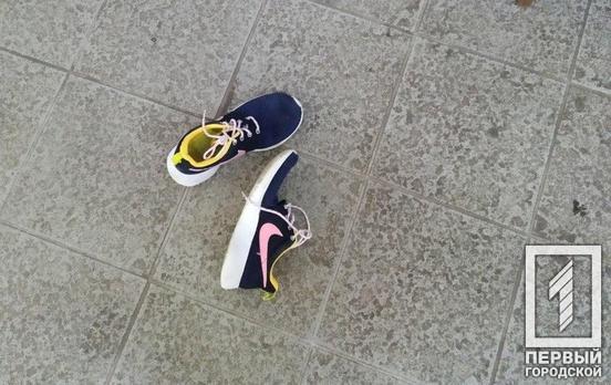 Just do it: в Кривом Роге женщина пыталась вынести кроссовки из магазина «на себе»