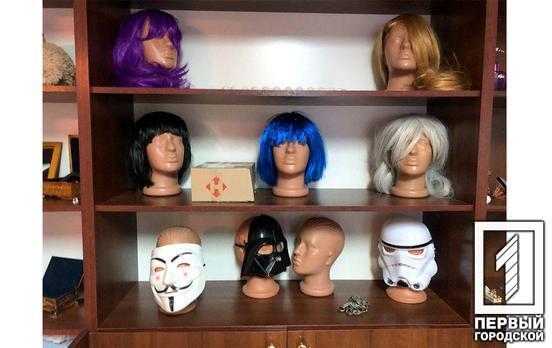 Секс-онлайн в масках Гая Фокса и Дарта Вейдера: полиция Кривого Рога разоблачила крупную порностудию