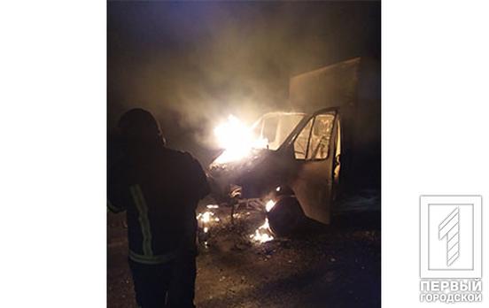 На трассе вблизи Кривого Рога сгорел грузовик, который вёз хлеб