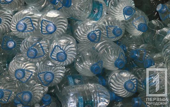 5 тонн воды, продукты и средства гигиены: благотворители  из Кривого Рога отправят гуманитарную помощь на Херсонщину