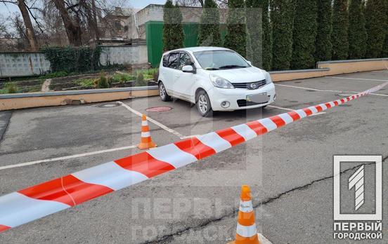 На парковке одного из отелей Кривого Рога сообщили о минировании автомобиля