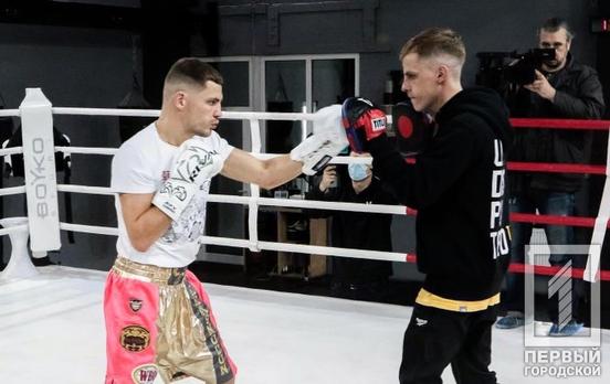Украинский боксёр Денис Беринчик в Кривом Роге готовится к бою с Хосе Санчесом