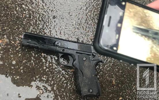 Драка в супермаркете: у одного из участников патрульные Кривого Рога нашли оружие