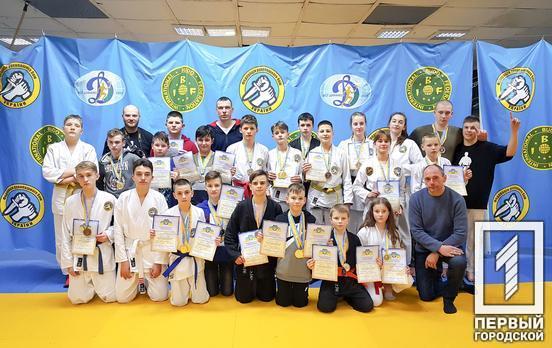 Спортсмены из Кривого Рога собрали полный комплект наград на чемпионате области по рукопашному бою