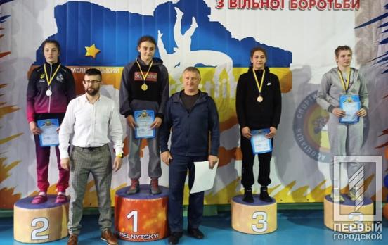 Спортсменки из Кривого Рога взяли два золота на Чемпионате Украины по вольной борьбе