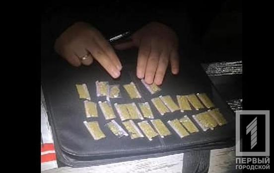 Нацгвардейцы в Кривом Роге обнаружили пакетики с марихуаной у местного жителя
