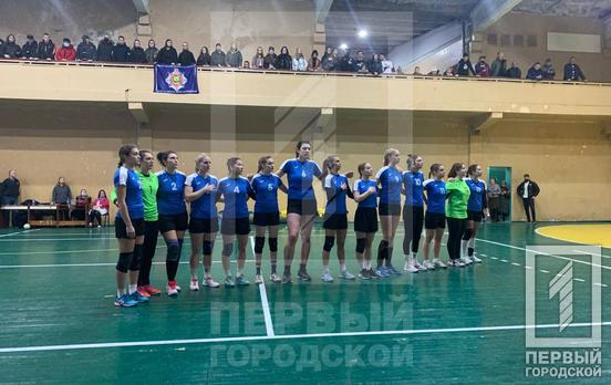 У рамках Чемпіонату України гандболістки Кривого Рогу приймають на своєму полі команду «СумДУ»