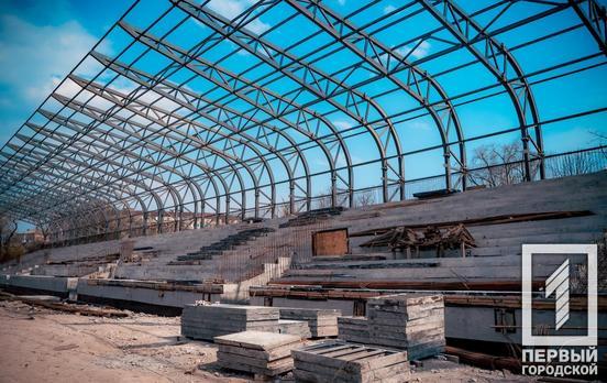 Реконструкция стадиона «Спартак» в Кривом Роге не остановилась даже во время карантина