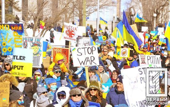 Наймасовіші мітинги та акції миру на підтримку України за рік повномасштабного вторгнення, – добірка