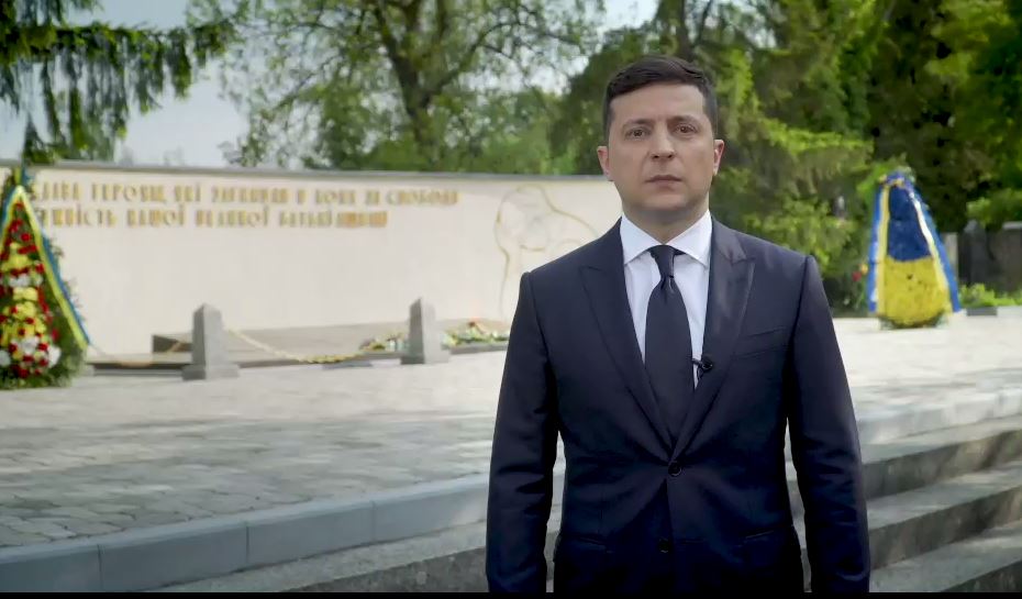 Четыре колокола: Президент Зеленский анонсировал проект мемориальных символов