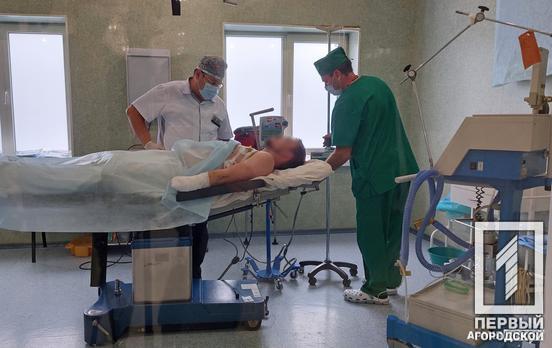 В больнице Днепра спасают тяжело раненного в ООС офицера из Кривого Рога
