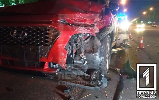У Кривому Розі Hyundai врізався у дві автівки: постраждали дві жінки