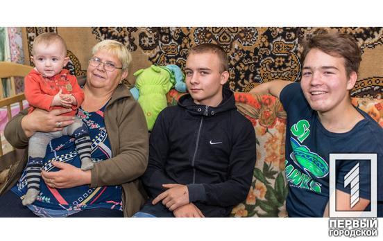 В патронатных семьях Днепропетровщины воспитываются 27 детей