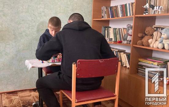 «Поддержи ребенка»: в рамках специального проекта украинские психологи опубликовали семь советов о том, как поговорить с детьми о войне