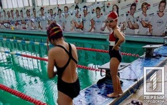 Более 10 золотых медалей добыли в борьбе пловцы из Кривого Рога во время благотворительного рождественского кубка Swim Sharks-2022