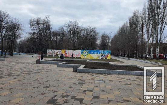 У Кривому Розі продовжують прибирати незаконні рекламні конструкції