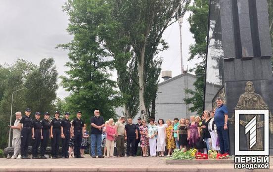 У Кривому Розі у сквері 60-річчя Перемоги ветерани вшанували пам'ять загиблих під час Другої світової війни