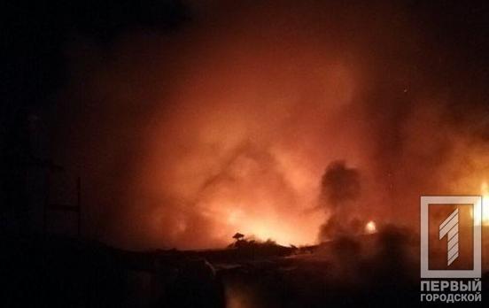 Разрушения в Днепре: ночью город атаковали с воздуха