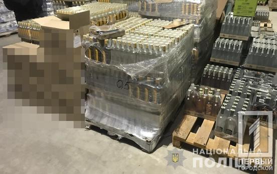 8 000 бутылок фальсификата: полицейские изъяли водку, которую поставляли в Кривой Рог