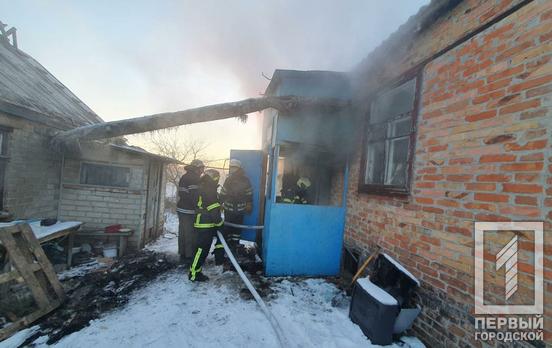 Рано утром в Кривом Роге горел жилой дом