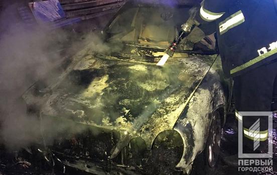 Ночью в Кривом Роге горели две машины