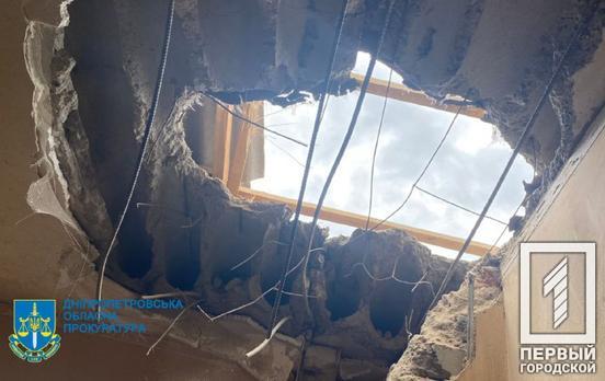 Десять домов и библиотека повреждены в населенных пунктах Криворожского района в результате очередного артобстрела российских захватчиков, – начато уголовное производство