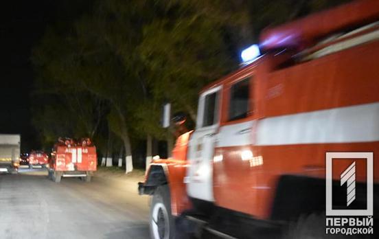 Ночью огнеборцы Кривого Рога отправились на помощь своим коллегам тушить пожар в Чернобыльской зоне