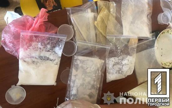 Наркотиків на понад 2,5 мільйонів гривень: правоохоронці Кривого Рогу викрили містянина, який зберігав і розповсюджував по всій країні заборонені речовини