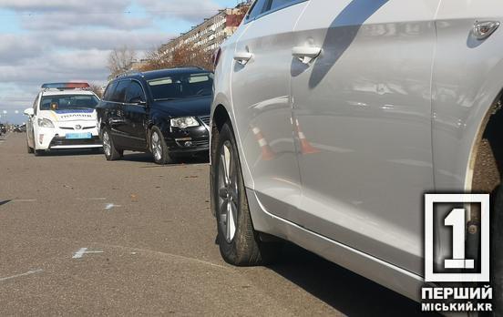 Подерті боки у обох: у Саксаганському районі Кривого Рогу притерлися Hyundai та Volkswagen