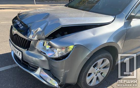 ДТП з ланцюговою реакцією: на Університетському проспекті не розминулися Renault, Volkswagen  і Skoda