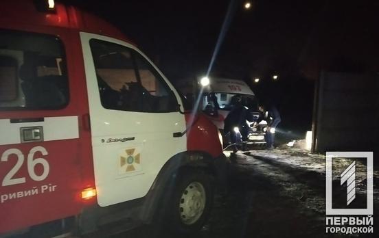 В Кривом Роге спасатели вытащили карету скорой помощи, которая застряла в грязи