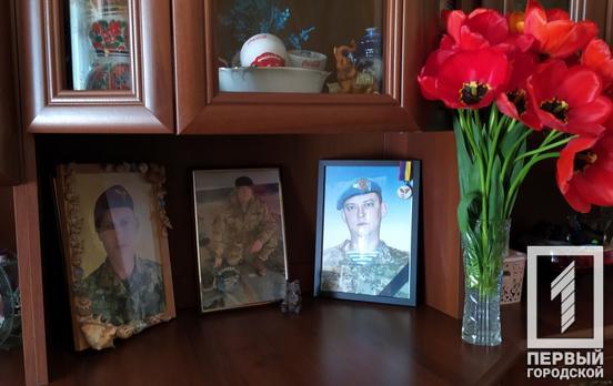В одном из районов Кривого Рога поздравили с Днём матери женщин, чьи сыновья погибли, защищая Украину