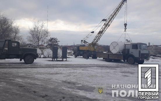 Полицейские Кривого Рога закрыли нелегальный нефтеперерабатывающий завод и пять АЗС