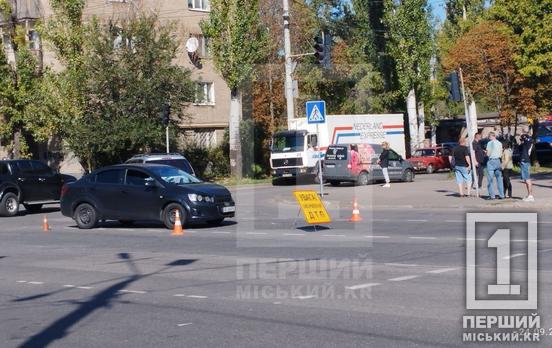 Обходил одну машину, чтобы «встретиться» с другой: возле Новинки из-за ДТП затруднено движение