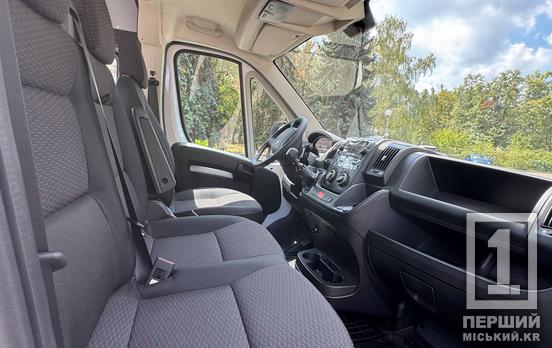 Більше авто - більше можливостей: Довгинцівський район отримав ще одну машину соціального таксі