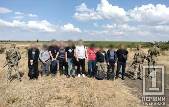 Тисячі доларів та попереджувальні постріли: мешканці Дніпропетровської області не потрапили за кордон