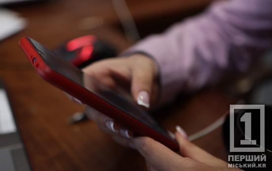 Самовпевнені і водночас вразливі до фейків: майже 40% українців ніколи не перевіряють інформацію з інтернету