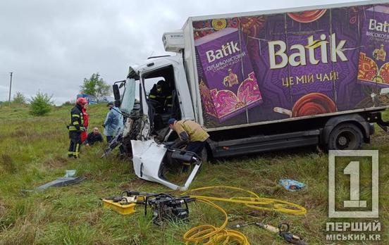 Вантажівка налетіла на місце смертельної ДТП біля Софіївки: рятувальник та водій травмовані