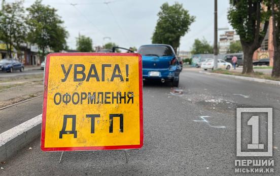 Удар стався на світлофорі: Toyota на Святогеоргіївській наздогнала автівка радянського виробництва